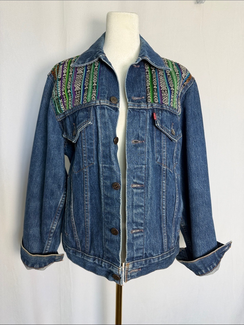 Vintage Levi's Embroidered Trucker Denim Jacket Sz 38 (Women M-L) RARE C. 1980's